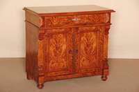 Halbschrank, deutsch, um 1880, GrÜnderzeit, Korpus Weichholz, Birke furniert, auf KugelfÜßen, Lisenen gerillt, auslaufend in Voluten, ...