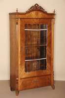 Glas- bzw. BÜcherschrank, mitteldeutsch, um 1870, Korpus Weichholz, Mahagonifurnier, auf Rahmen gearbeitet, Ecken abgeschrÄgt, aufgesetzte ...