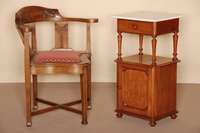 Eckstuhl, deutsch, um 1900, Eiche massiv, konische Beine, schuhfÖrmig abgesetzt, kreuzfÖrmig verstrebt, halbrunde RÜckenlehne mit typischen ...
