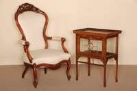 Armlehnsessel, deutsch, um 1860, Louis -Philippe, Mahagoni massiv, auf gebogenen Beinen, profiliert, doppelt geschweifte RÜckenlehne, mit sehr ...