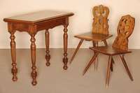 2 BauernstÜhle, deutsch/Baden, um 1830/40, Lehne Nußbaum massiv, aus sogenannten SchlangenstÜhlen entwickelt, Unterteil alt belassen, Nußbaum ...