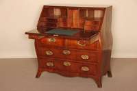SekretÄr, Holland, um 1760, Barock, Korpus Eiche massiv, Mahagoni furniert, Seiten und Front bombiert, durchgehendes Furnierbild, SchrÄgklappe ...