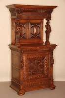 Prunkbuffet, Holland, um 1880, Eiche massiv, im Renaissance-Stil, auf gedrÜckten KugelfÜßen, schwere Fußleiste, mehrfach getreppt und gestuft, ...