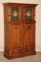 Mehrzweckschrank, deutsch, um 1900, Korpus Weichholz, Eichefurnier, Fußleiste als Sockel, Lisenen z.T. mit gedrechselten VollsÄulen, massive ...