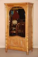 Spiegelschrank, Österreich/Wien, um 1920, rÜckseitig signiert Jacob & Josef Kohn, eintÜrig, Ecken mit gedrechselten 3/4-SÄulen kanneliert, ...