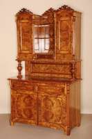Aufsatzbuffet, deutsch, um 1870, Louis-Philippe, Korpus Weichholz, Nußbaum furniert, 2-tÜriges Unterteil mit darÜberliegenden Schubladen und ...