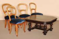 Couchtisch, Frankreich, um 1880, Eiche massiv, auf 4 gedrechselten SÄulen, verstrebt, profilierte Zarge und Platte, ursprÜnglich Eßtisch, ...