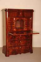 StandsekretÄr, deutsch, um 1840, gerader Korpus, Mahagoni furniert, unten 3-schÜbig, Innenleben mit vielen SchubkÄsten, Ecken abgerundet, ...