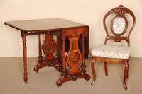 Stuhl, deutsch, um 1860, Louis-Philippe, Mahagoni massiv, gebogene Beine und RÜckenlehne, profiliertes Sitzgestell mit Medaillon im RÜcken und ...