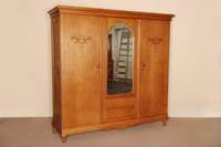 Schlafzimmer, deutsch, um 1910, Korpus Weichholz, Eiche furniert, bestehend aus Doppelbett, 2 NachtschrÄnkchen, Waschkommode und 3-tÜrigem ...