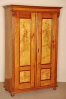 GrÜnderzeitschrank, um 1870, Kirsche massiv, 2-tÜrig, TÜrfÜllungen Birkefurnier auf Tanne mit Tuschezeichnungen versehen, original, innen mit ...