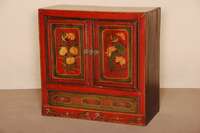 Halbschrank, Asien/China, um 1910, Fußbodenleiste mit LÖwendekor, darÜber Schublade, Front mit Lackwerk dekoriert, TÜrfÜllungen mit ...