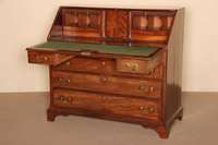 SekretÄr, England, um 1810/20, George III, Mahagoni massiv, z.T. furniert, 4-schÜbig, SchrÄgklappe, Innenleben getreppt mit vielen ...