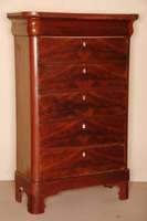 Chiffonniere, Holland, um 1840/50, Mahagoni z.T. furniert, gerader Korpus, 5 Schubladen, Oberteil leicht geschweift, alte SchlÖsser, ...