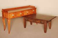 Wandtisch, deutsch, um 1910, Korpus Weichholz, Birke furniert, auf gebogenen Beinen, 3-schÜbig, MessingbeschlÄge wohl spÄter, praktisches ...