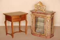 NÄhtischchen, deutsch, um 1910, Eiche massiv , z.T. furniert, auf stark gebogenen Beinen, verstrebt, 2 Schubladen, Platte Eiche massiv, ...
