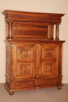 AufsatzmÖbel, norddeutsch/Niederlande, um 1870/80, Nußbaum massiv, Weichholz und Eiche , komplett auf Rahmen gearbeitet, reiner Renaissancestil, ...