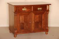 Halbschrank, deutsch, um 1890, GrÜnderzeit, Korpus Weichholz, Nußbaum furniert, z.T. Wurzelfurnier, Leisten gerieft, in Voluten auslaufend, ...