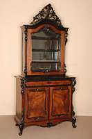 Vitrinenaufsatzschrank, Holland, um 1860, Wilhelm III, Korpus Weichholz/Hartholz, Nußbaum- bzw. Wurzelnußfurnier, abgeschrÄgte Ecken, mit ...