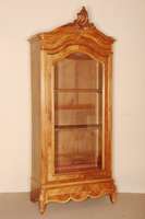 Vitrinenschrank, Frankreich, um 1870, Rokokostil, Korpus Weichholz, Eiche massiv, Nußbaumfurnier, auf leicht gebogenen Beinen, unten integrierte ...