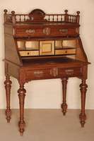 DamensekretÄr mit Rollo, um 1880, GrÜnderzeit, Eiche z.T. massiv, auf gedrechselten Hochbeinen, Zarge mit zwei integrierten Schubladen, ...