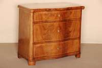Kommode, deutsch, um 1830/40, SpÄtbiedermeier, Korpus Weichholz, Mahagoni furniert, mit Fadenintarsien, leicht konisch, abgerundete Ecken, Front ...