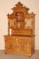 AufsatzmÖbel, sÜddeutsch/Karlsruhe, um 1890, Eiche massiv, 3-teilig, reich in sich gegliedert, Elemente der Renaissance, des Barock und des ...