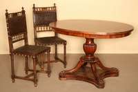 Zwei EßzimmerstÜhle, Frankreich, um 1890, Buche und Nußbaum massiv, reiche Drechselarbeit, galeriehaft angeordnet, sparsame Schnitzerei aus dem ...