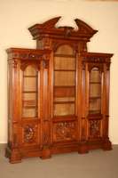 PrunkbÜcherschrank bzw. sogenanntes BibliotheksmÖbel, deutsch, um 1890/1900, Korpus Eiche massiv, eklektizistische Sichtweise, 3-teilig, vier ...