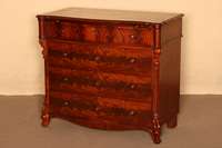 Kommode, deutsch, um 1860, Louis-Philippe, Mahagoni furniert, gespiegelt verlegt, auf doppelt geschweiften FÜßen, Zarge gebogen, abgeschrÄgte ...