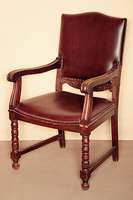 Stuhlsessel, deutsch, um 1905/10, Eiche massiv, FrÜhbarockstil mit leichtem Jugendstileinfluß, zurÜckhaltende Schnitzereien als Rocaillen und ...