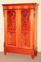Schrank, deutsch, um 1860, Louis-Philippe, Korpus Weichholz, Mahagoni furniert, z.T. massiv, auf KugelfÜßen, Zarge mit integrierter Schublade, ...