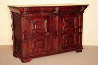 Anrichte, Raum Aachen/LÜttich, um 1740, Renaissance, Eiche massiv, Lisenen kassettiert , gerader Korpus, geteilte TÜrfÜllungen, kassettiert und ...
