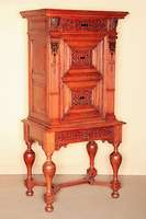 Stollenschrank, Niederlande, um 1870, nach Renaissancevorbild von 1700, Eiche massiv, reich profilierte Drechselarbeiten im Unterteil, verstrebt, ...