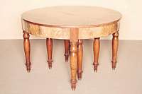 Ausziehtisch, sÜddeutsch, um 1790, Ausziehmechanismus um 1870/80 oder spÄter, Beine Nußbaum massiv, zeittypisch, Zarge Weichholz, ...