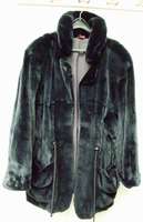Longjacke aus geschorenem Nerz, dunkelblau, Gr. ca. 38/40, Label Pelzhaus Enssele, Stuttgart, kleiner Stehkragen, Taille mit Tunnelzug, 2 ...