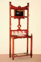 Flurgarderobe, Holland, um 1900/05, Eiche massiv, abstrakt floraler Jugendstil in symetrischer Anordnung, facettierter Spiegel, dieser leicht ...