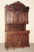 Vielzweckschrank, Niederlande/Flandern, um 1880/90, Korpus Buche, Front und Seiten Eiche massiv, Eichefurnier, z.T. auf Rahmen gearbeitet, z.T. ...