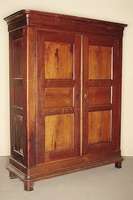 Biedermeierschrank, Pfalz/ Raum Neustadt/Landau, um 1825/30, sogenannter Brautschrank, z.T. Eiche massiv, auf Rahmen gearbeitet, Inlets in Birnbaum, ...
