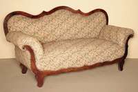 Sofa, süddeutsch/Pfalz, um 1835/40, Gestell Weichholz, Wurzelnußfurnier, Polster alt belassen, Bezug 60er Jahre, Rahmen alt belassen, ...