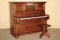 Blüthner-Klavier, deutsch/Leipzig, um 1904/06, sehr guter Zustand, Vertreiber König Bad Kreuznach, Verkleidung Palisander massiv, auf Kassetten ...