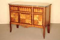 Kommode, Frankreich, um 1900, Louis-Quinze -Stil, Korpus Weichholz/Hartholz, Rückseite auf Tischlerplatte, auf leicht gebogenen Beinen, 3-schübig, ...