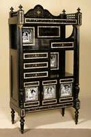 Salonprunkvitrine, England, um 1865/70, Edelhölzer, schwarz gelackt, vier Etagen, in asymetrischer Anordnung, in Anlehnung an chinesische Vorbilder, ...