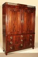 Kabinettschrank, Holland, um 1800, Empire, Korpus Eiche, Mahagonifurnier, auf konischen Füßen, gerader Korpus, unten drei große Schubladen, ...