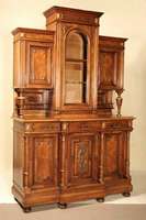 Aufsatzbuffet, deutsch, um 1870, Gründerzeit, Korpus Eiche/Nußbaum, zum Teil furniert in Nußbaum, auf Kugelfüßen, Mittelteile resalitartig ...