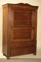 Schrank, sogenannter Blender, deutsch/Westfalen, um 1840, Eiche massiv, gerader Korpus, Ecken mit aufgesetzten sparsamen Drechselarbeiten, ...