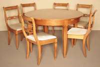 Biedermeierstilgruppe, deutsch, um 1904/05, bestehend aus Tisch und sechs Stühlen, wohl München, Kirschbaum massiv, Kirschbaumfurnier, zeitlos ...