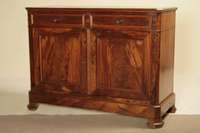 Anrichte, Elsaß/Straßburg, um 1900/05, Korpus Weichholz, Mahagonifurnier z.T. gespiegelt verlegt, aufgesetzte doppelt getreppte Zierleisten, zwei ...