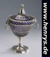 Deckelgefäß, Niederlande, Amsterdam 1795, Silber, Meistermarke Jan Roeland ff., reiner Klassizismus, hochaufsteigender Fuß mitvielfach ...