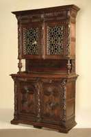 Vielzweckschrank, Belgien/Nordfrankreich, um 1870/80, Eiche massiv, komplett auf Rahmen gearbeitet, Stilelemente der Renaissance und des Frühbarock, ...